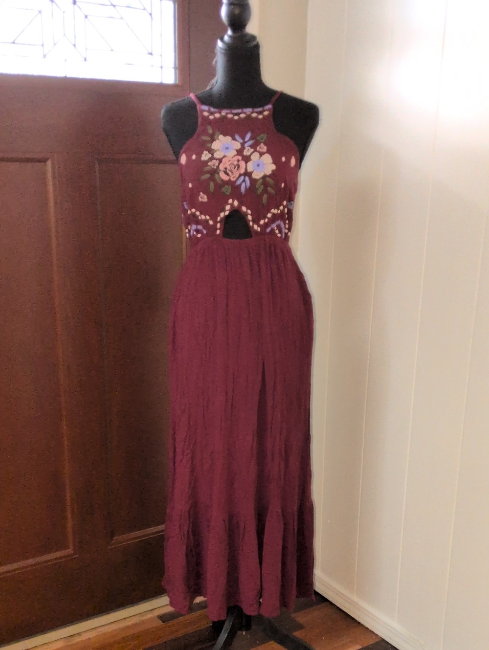 "Miami" Embroidered Burgundy Maxi Dress with Cutout Size M